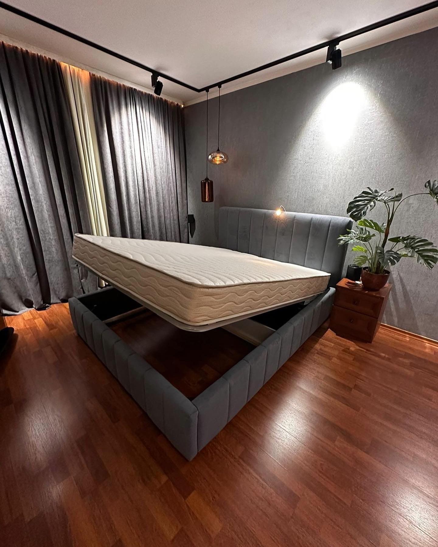 Серый двухспальный кровать Серый двухспальный кровать