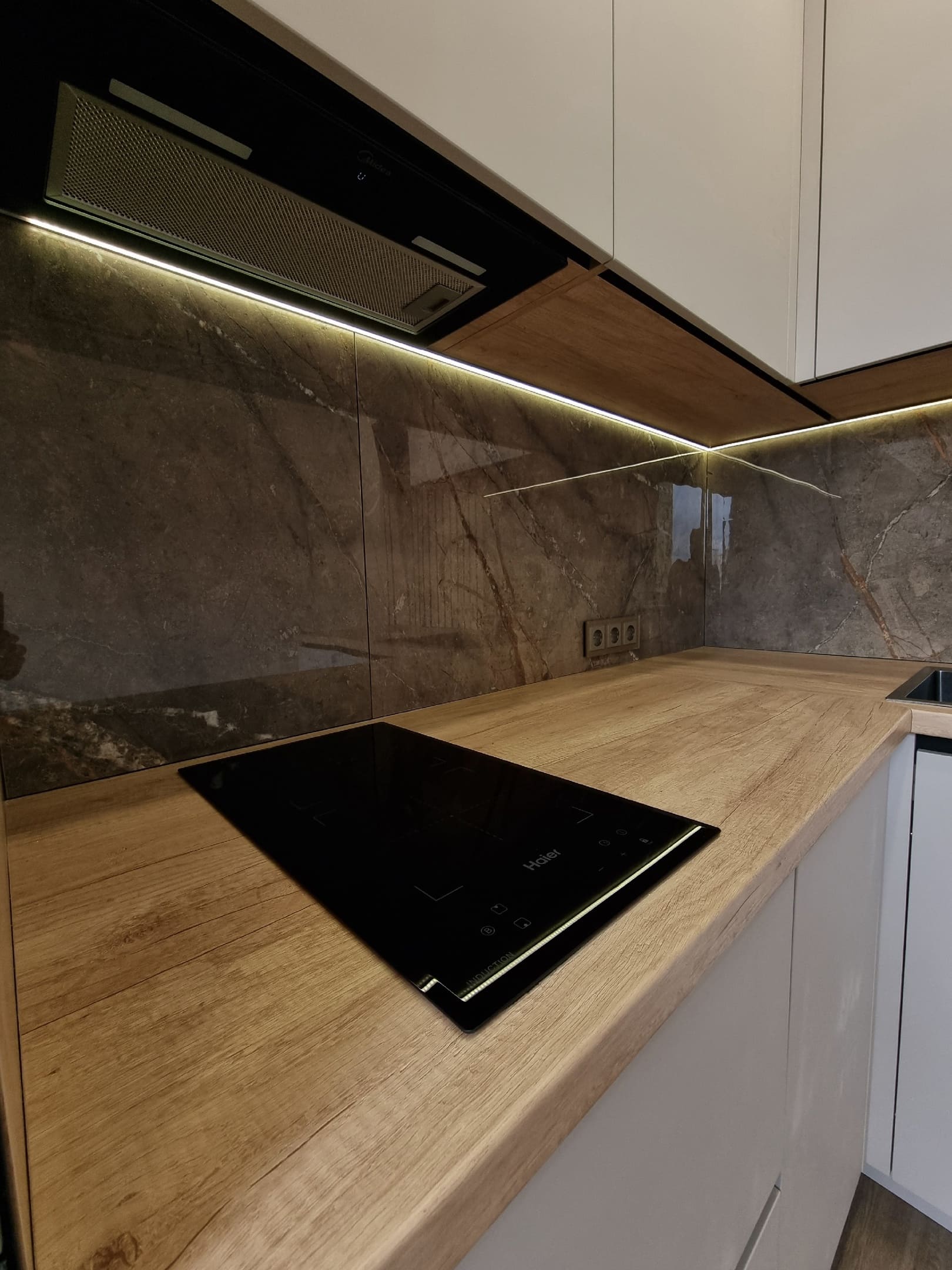 Угловой кухонный гарнитур 2