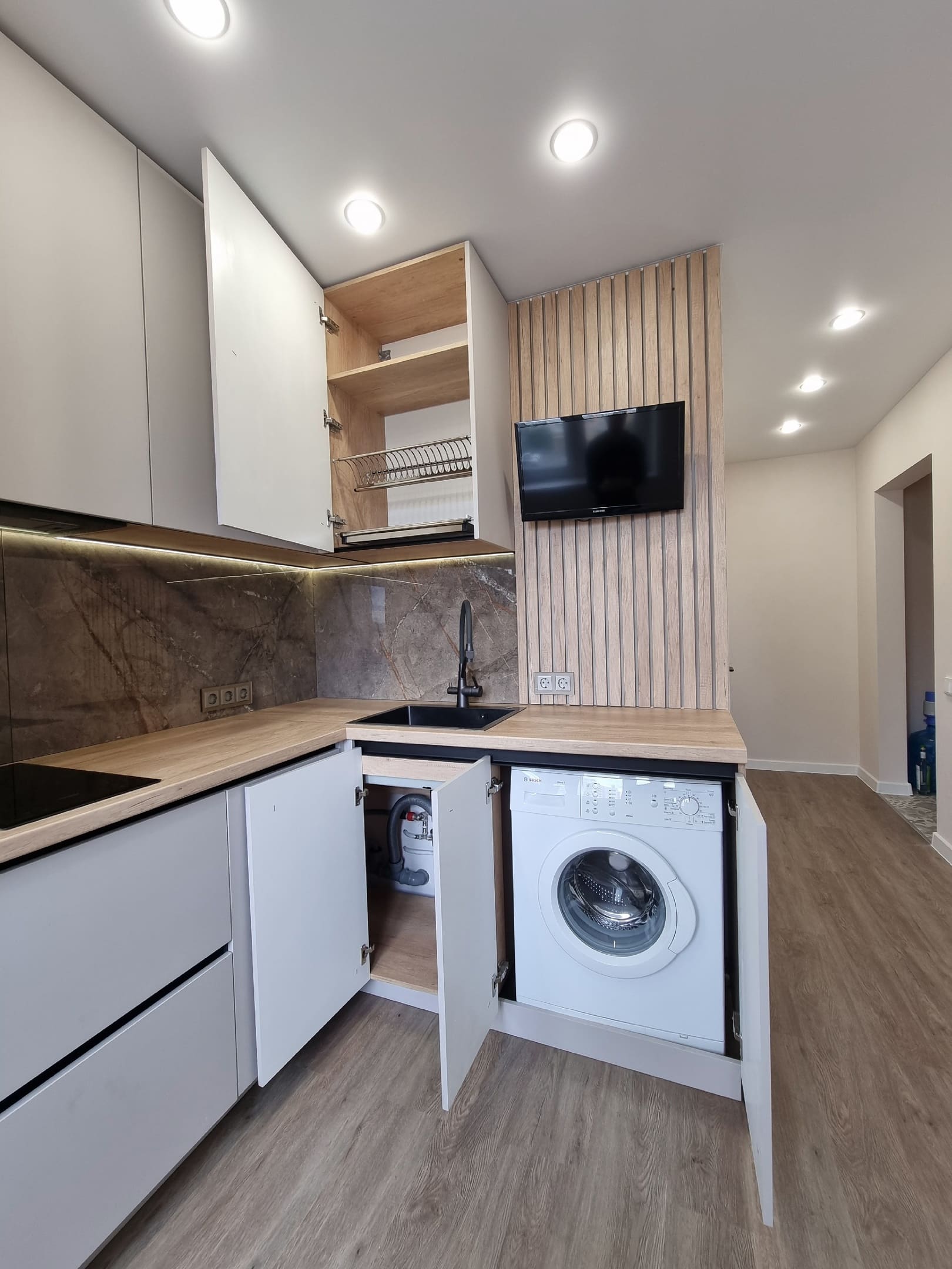 Угловой кухонный гарнитур 3