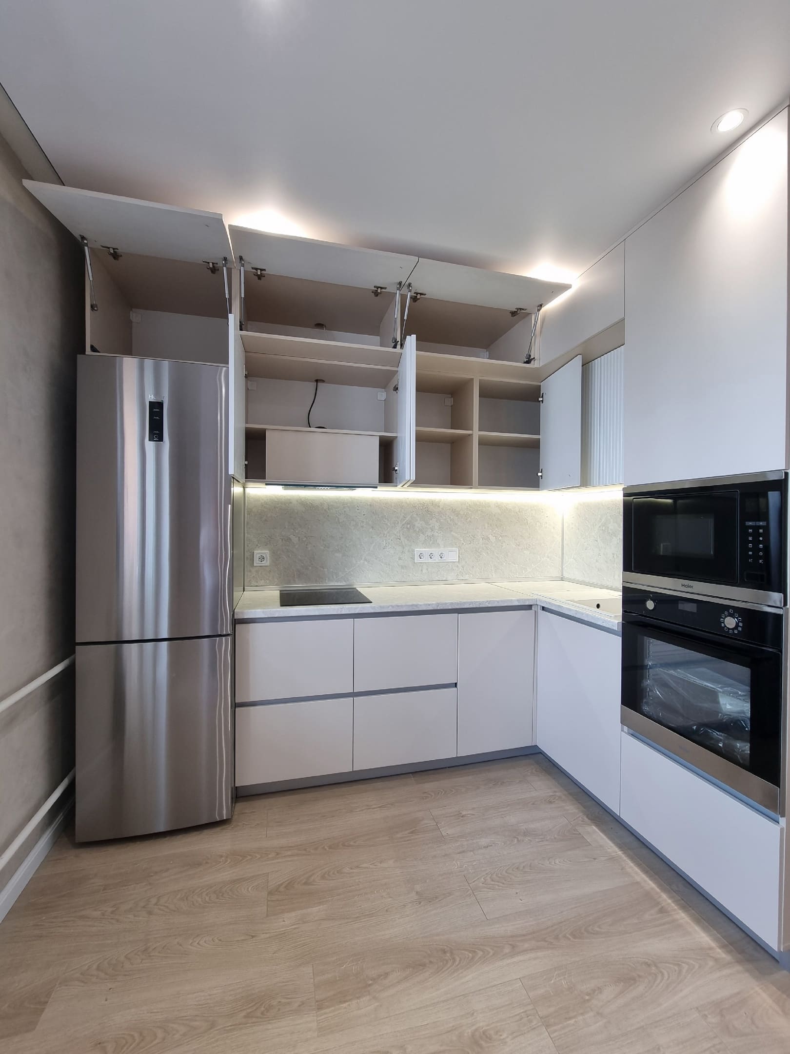 Угловой кухонный гарнитур 4