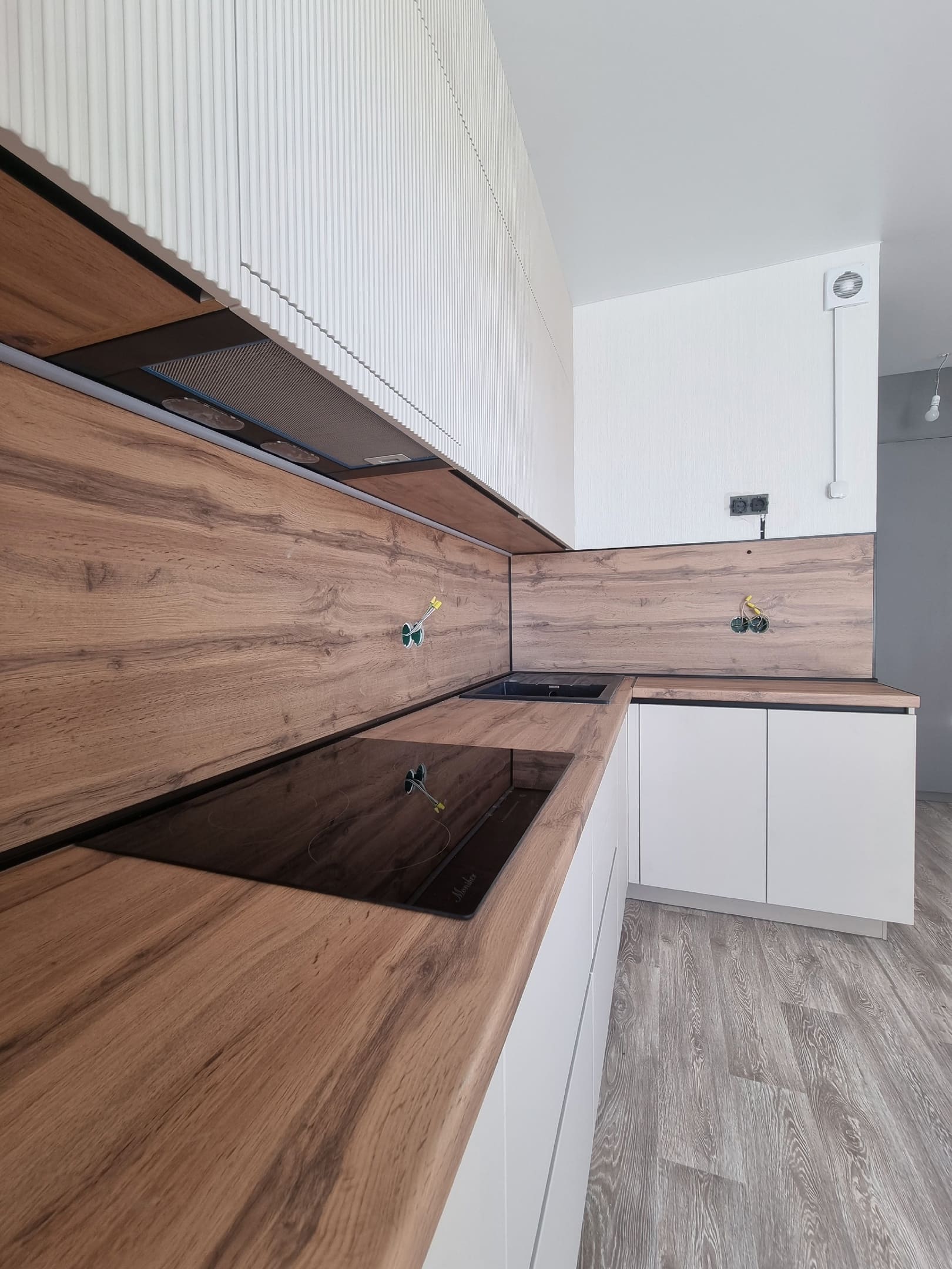 Угловой кухонный гарнитур 2