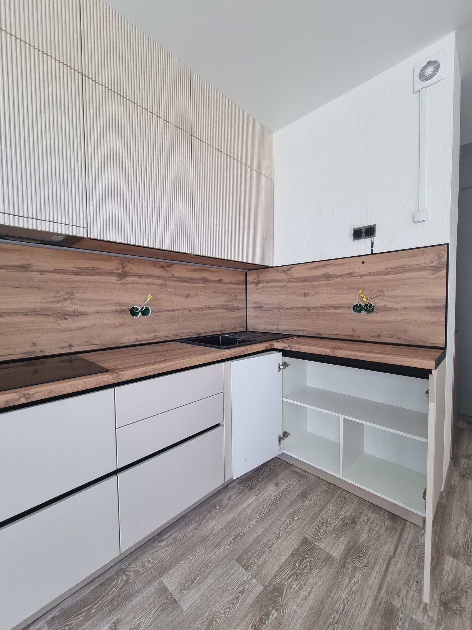 Угловой кухонный гарнитур 3