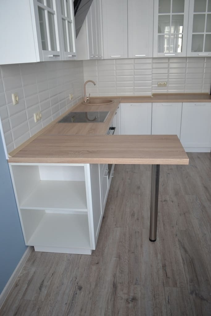 Белая кухня с фрезеровкой 3 Белая кухня с фрезеровкой 3