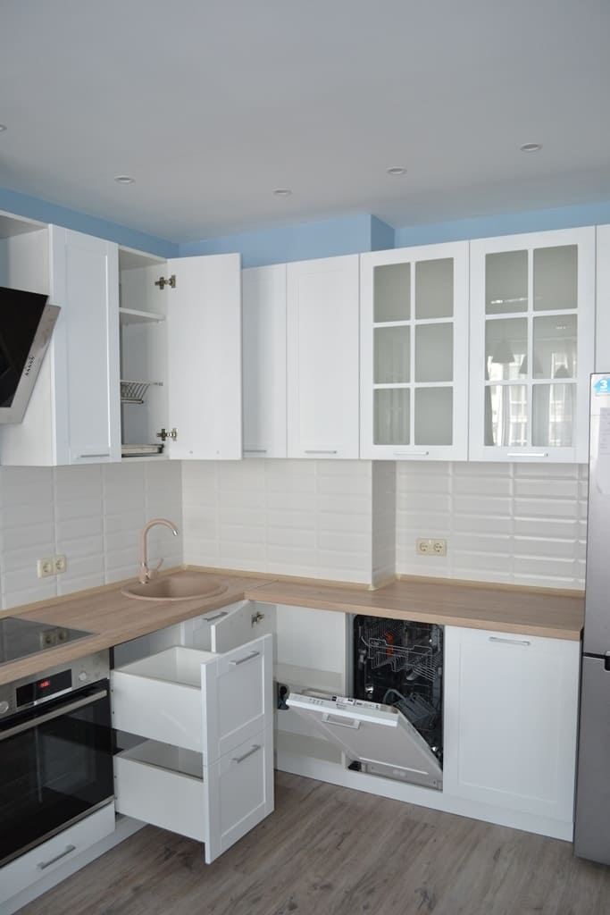 Белая кухня с фрезеровкой 4 Белая кухня с фрезеровкой 4