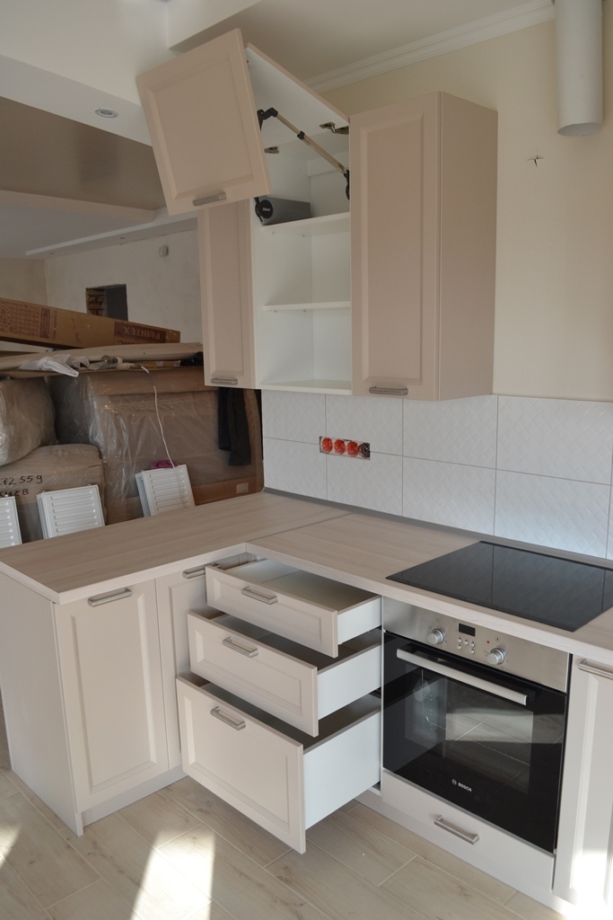 Бежевая кухня в скандинавском стиле 2