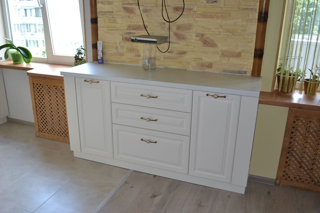 Кремовая кухня в стиле прованс 3 Графитовая кухня 3