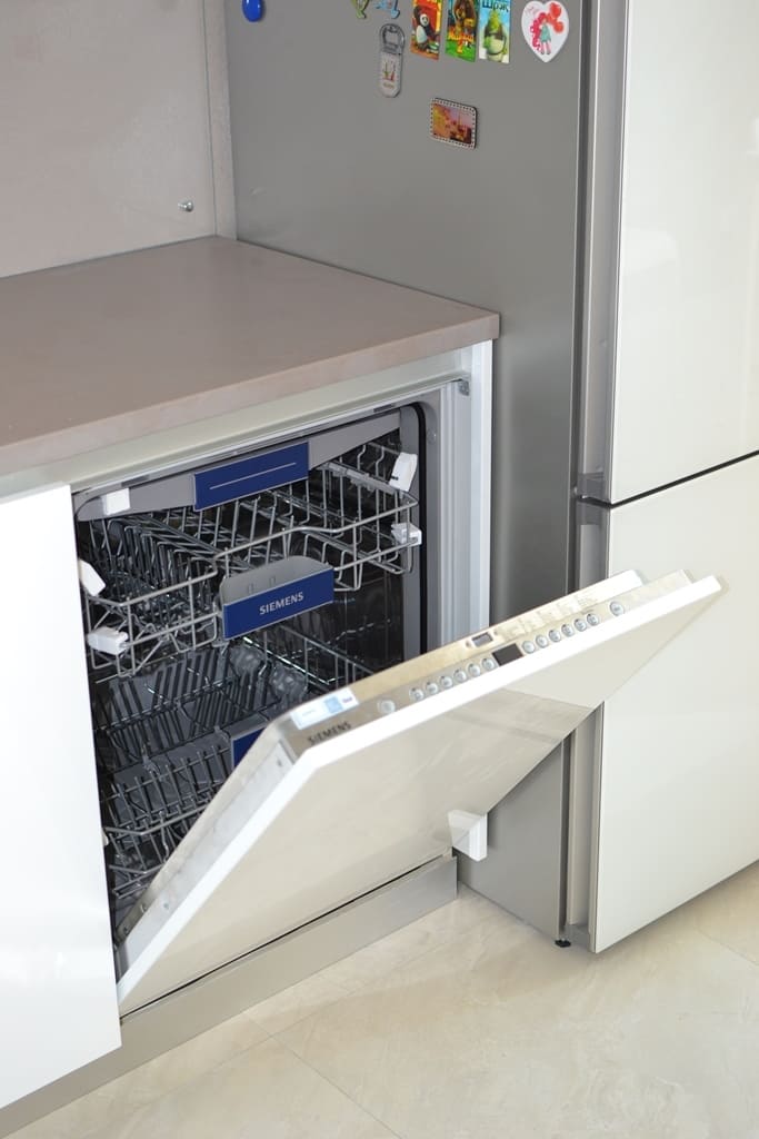 Кухня белый глянец с барной стойкой 5 Кухня белый глянец с барной стойкой 5