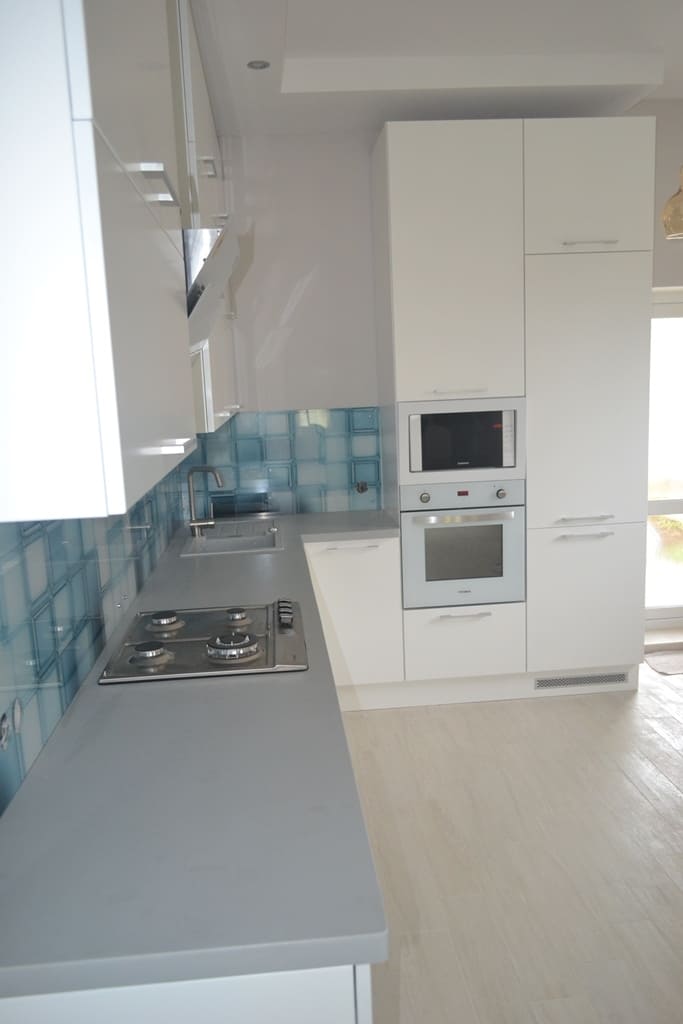 Кухня матовая белая с пеналами 5 Кухня матовая белая с пеналами 5