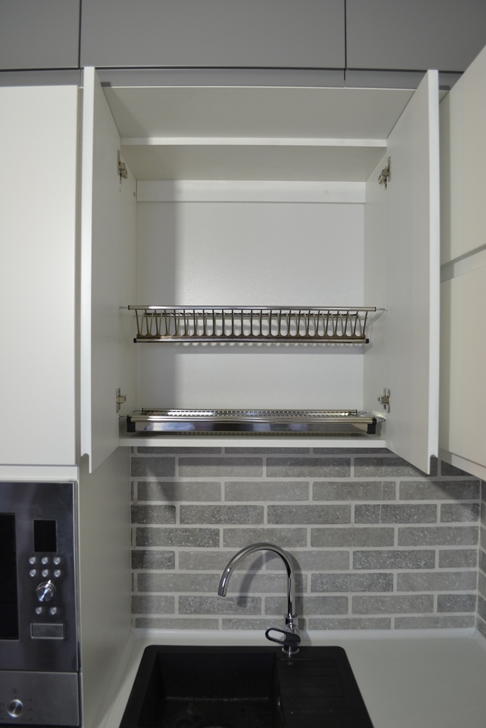 Кухня с антресолями в бело-серых тонах 5 Кухня с антресолями в бело-серых тонах 5