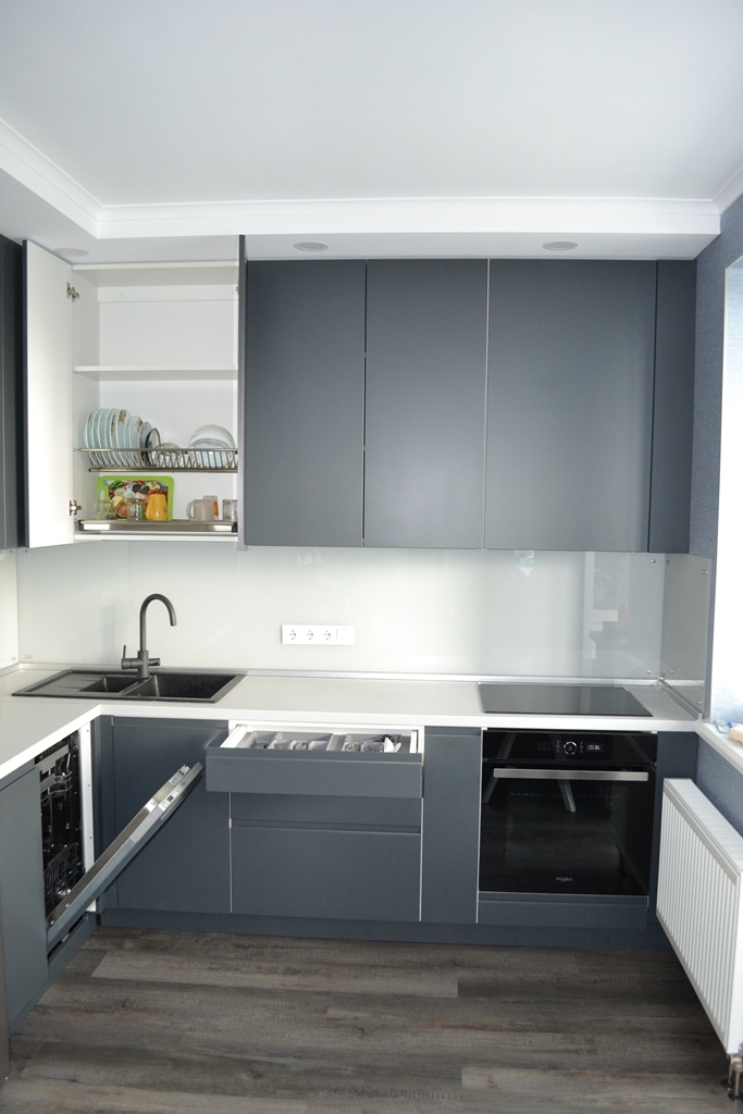 Темно-серая кухня модерн 3 Темно-серая кухня модерн 3