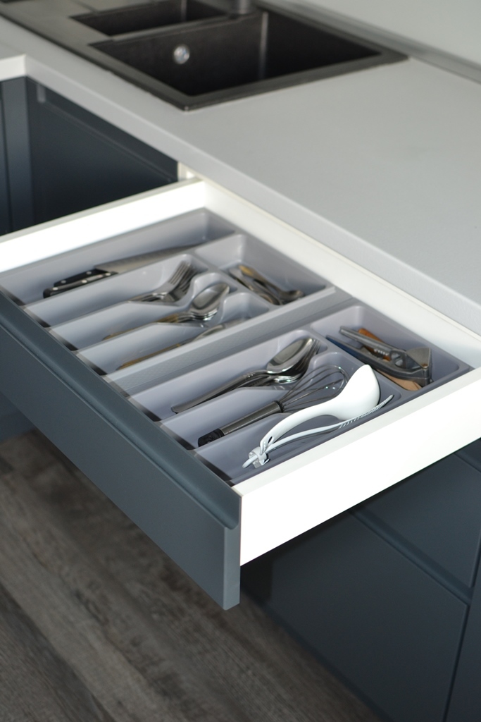 Темно-серая кухня модерн 7 Темно-серая кухня модерн 7