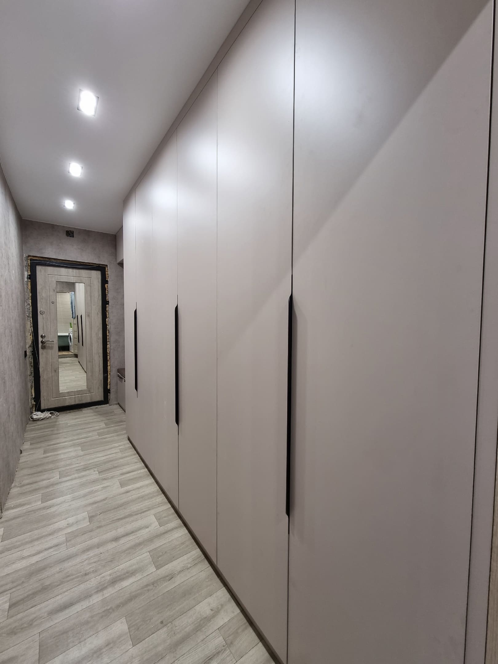 Шкаф-прихожая с распашными дверьми 2 Шкаф-прихожая с распашными дверьми 2