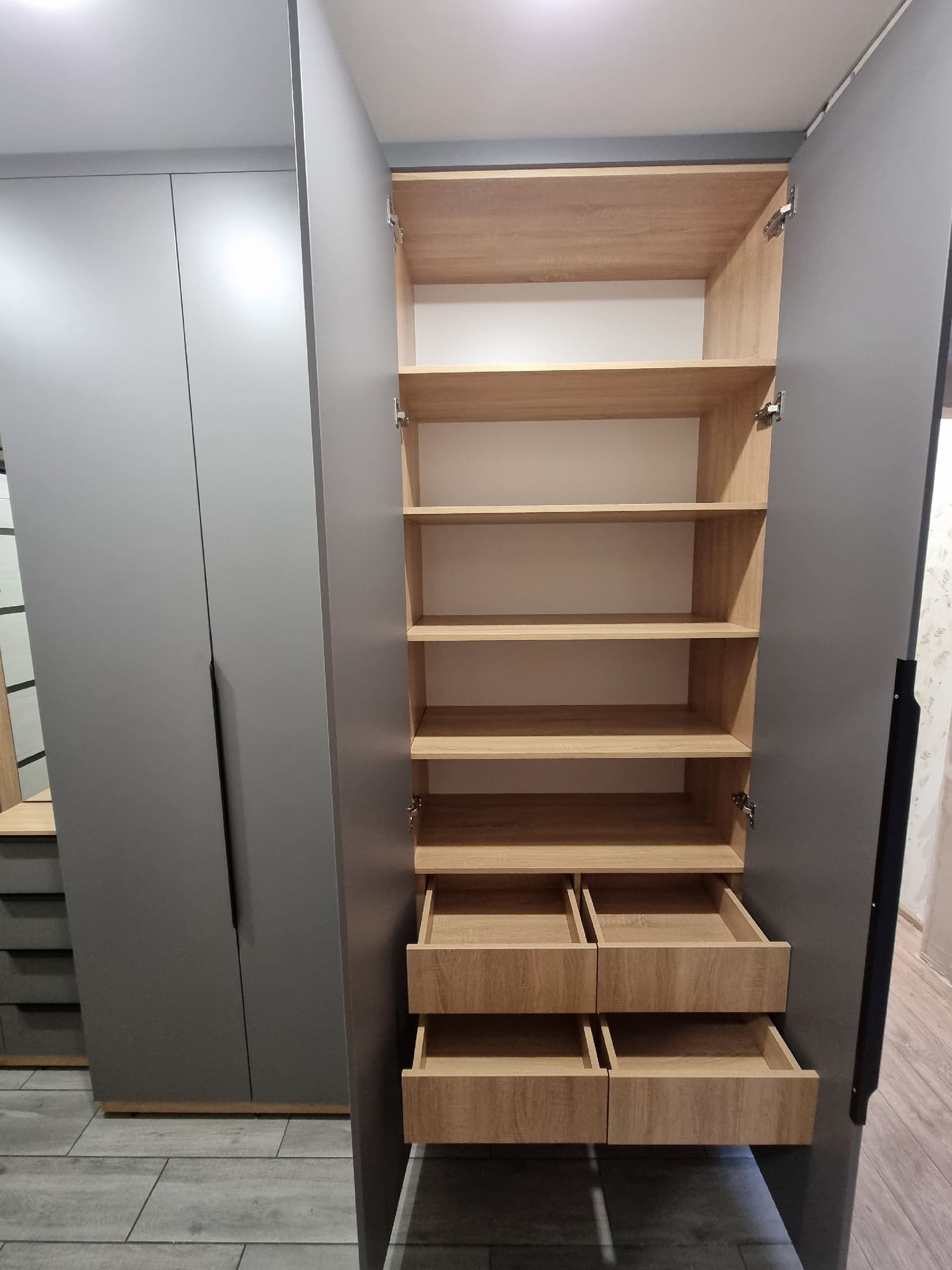 Большая прихожая со шкафом 6 Большая прихожая со шкафом 6