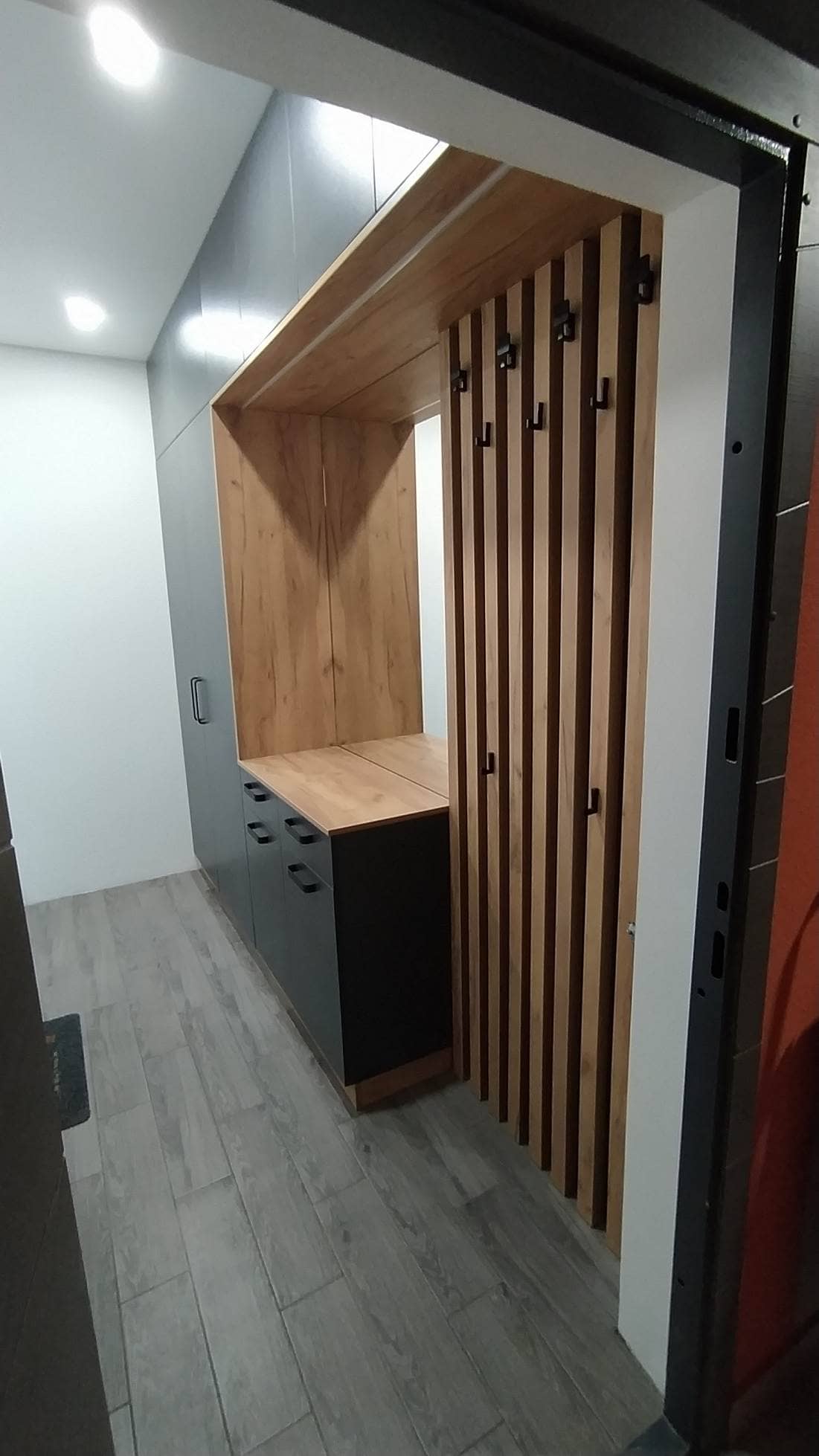 Большая прихожая со шкафом 3 Большая прихожая со шкафом 3