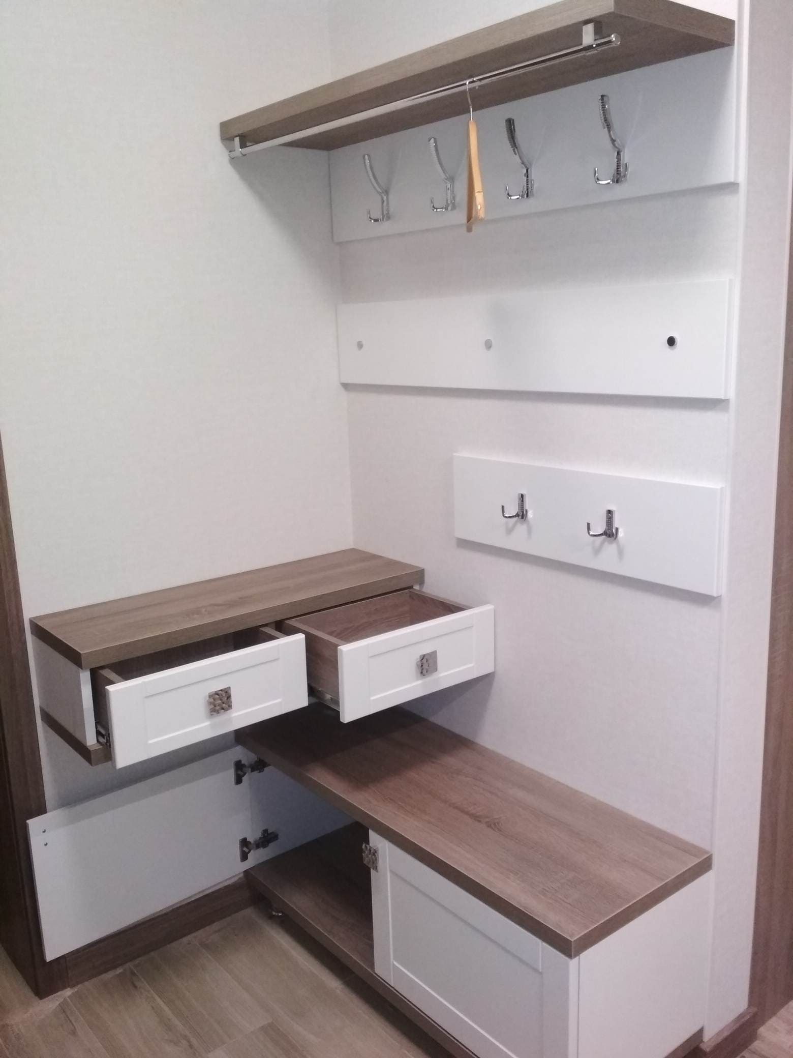 Небольшая стильная прихожая 3 Небольшая стильная прихожая 3