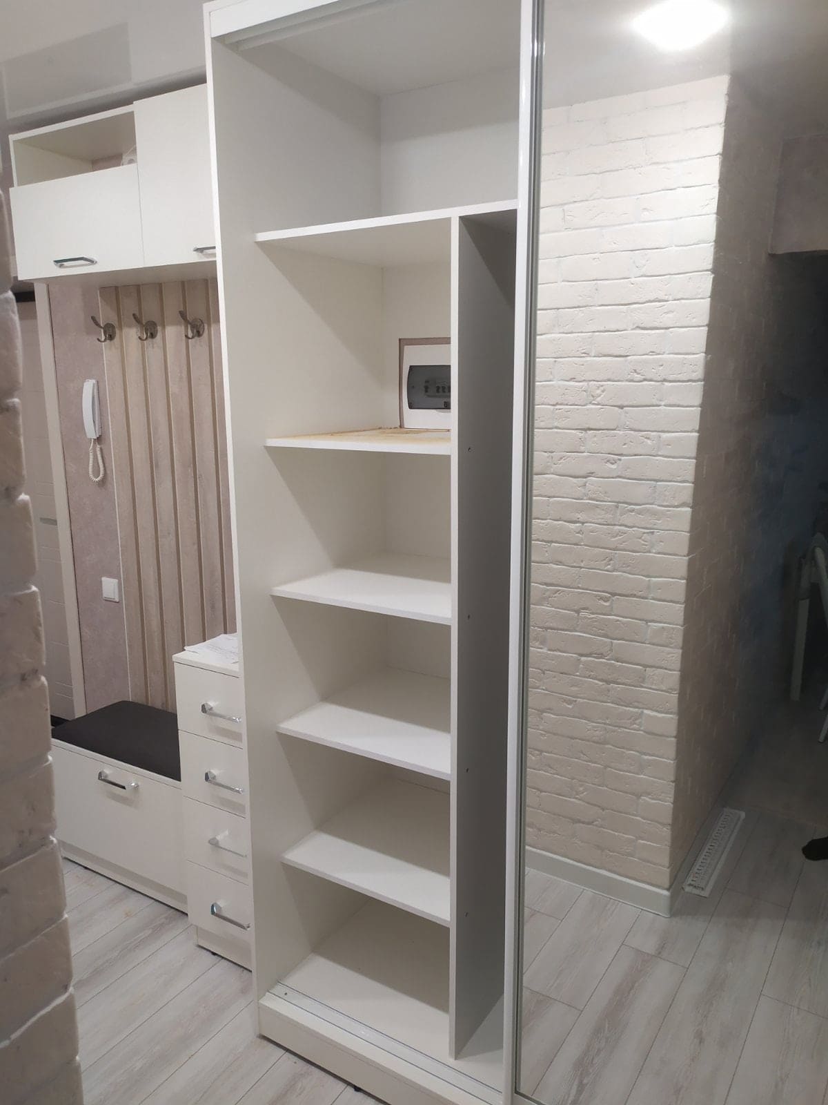 Прихожая со шкафом-купе 2 Прихожая со шкафом-купе 2