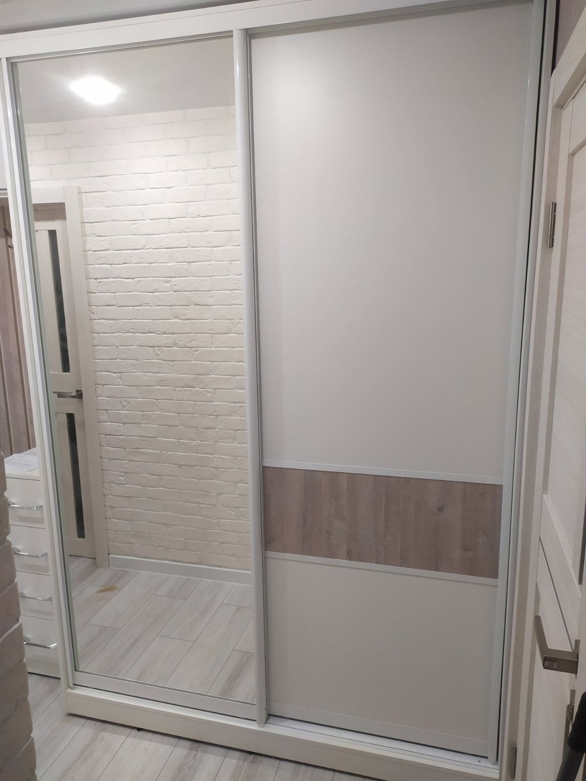 Прихожая со шкафом-купе 3 Прихожая со шкафом-купе 3