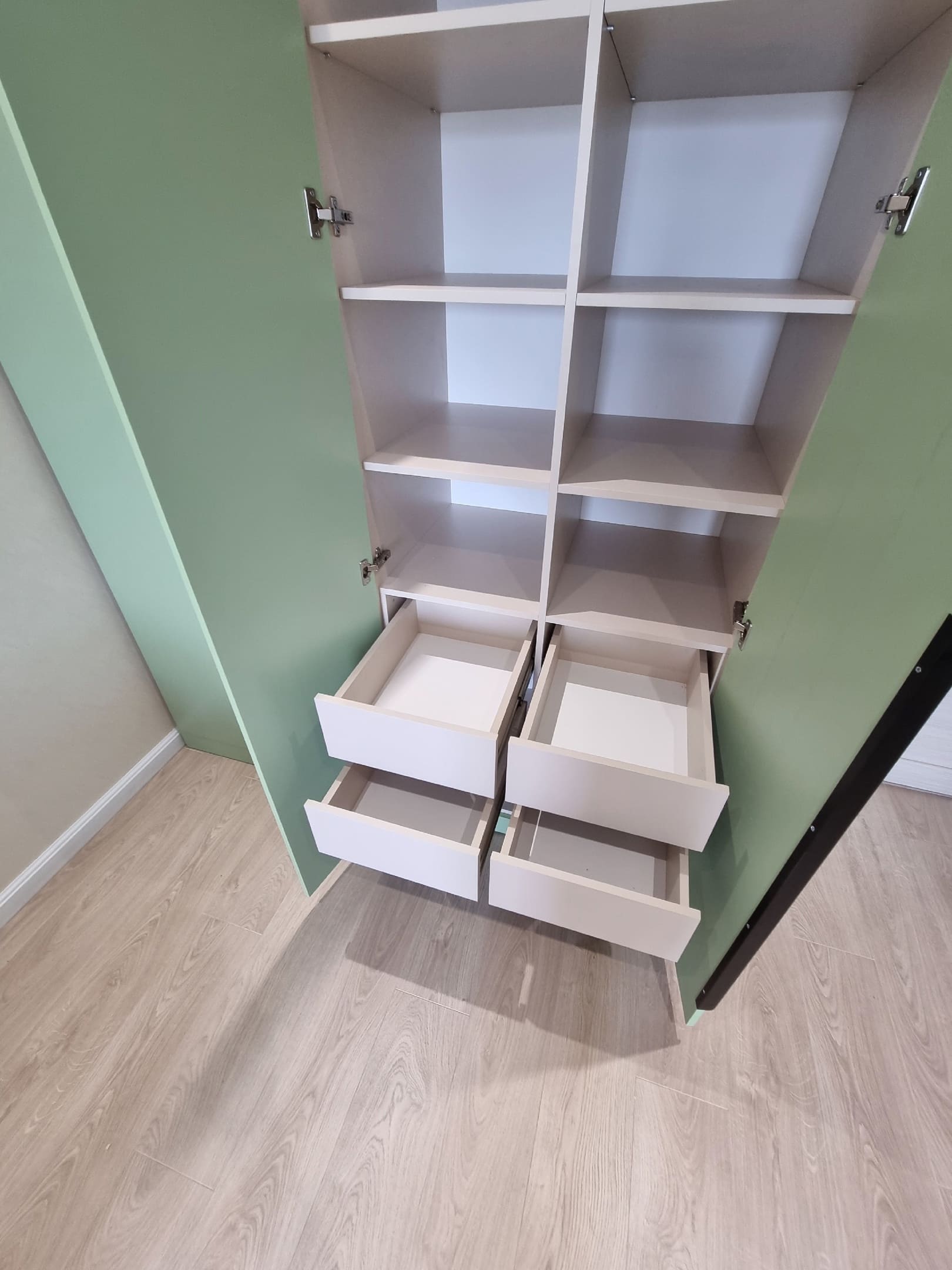 Корпусный шкаф в детскую комнату 4