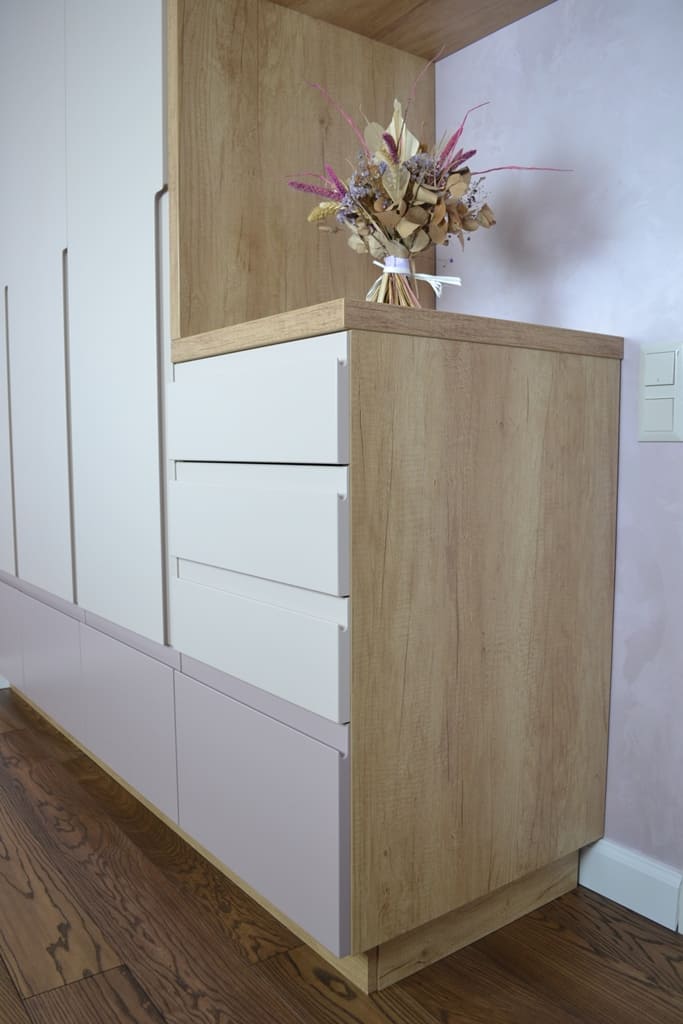 Шкаф в спальню без ручек 5