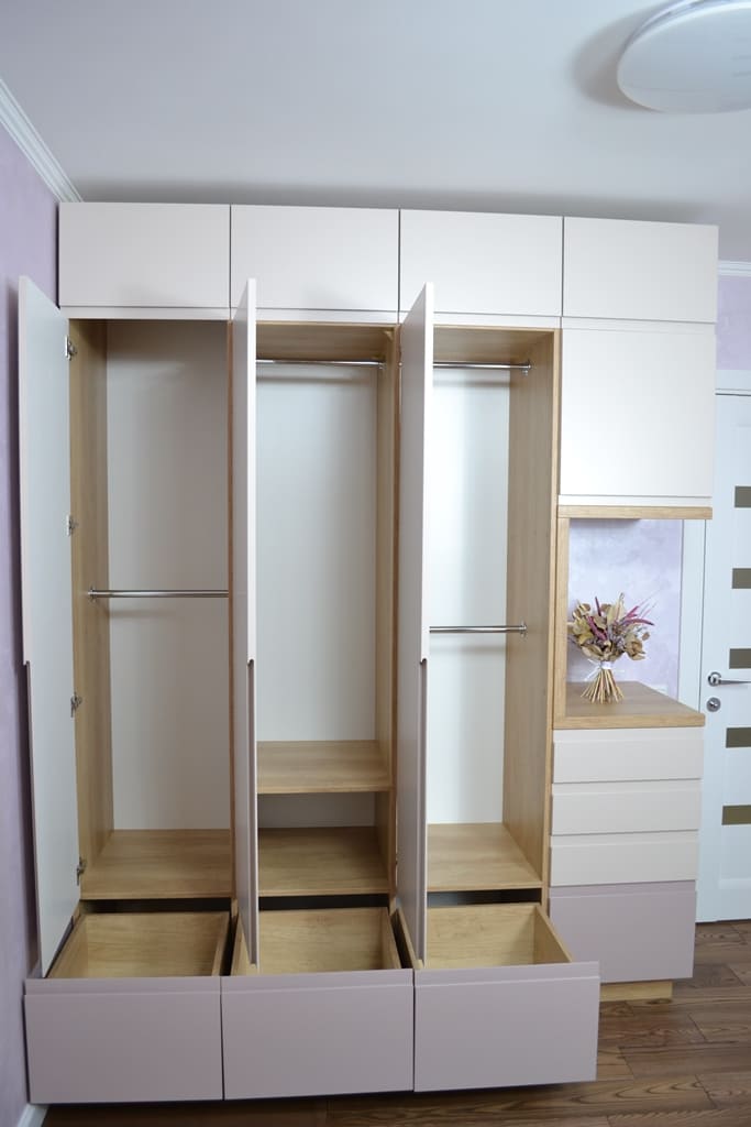 Шкаф в спальню без ручек 7