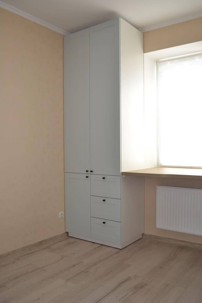 Письменный стол в детскую 2