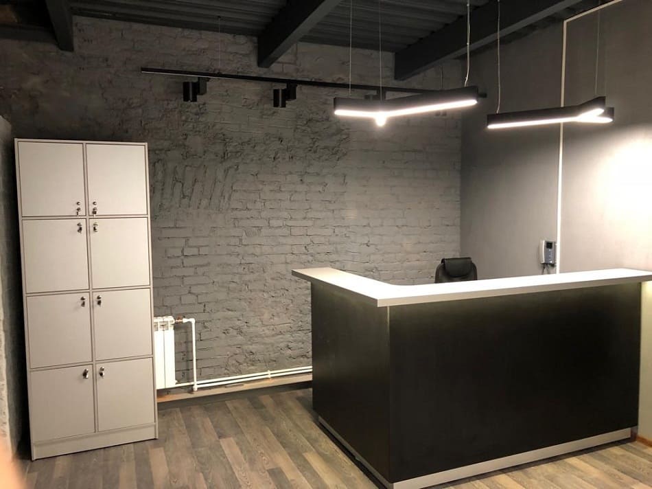 Черная стойка ресепшн с подсветкой 2 Черная стойка ресепшн с подсветкой 2