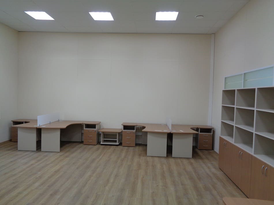 Г-образные столы 4 Г-образные столы 4