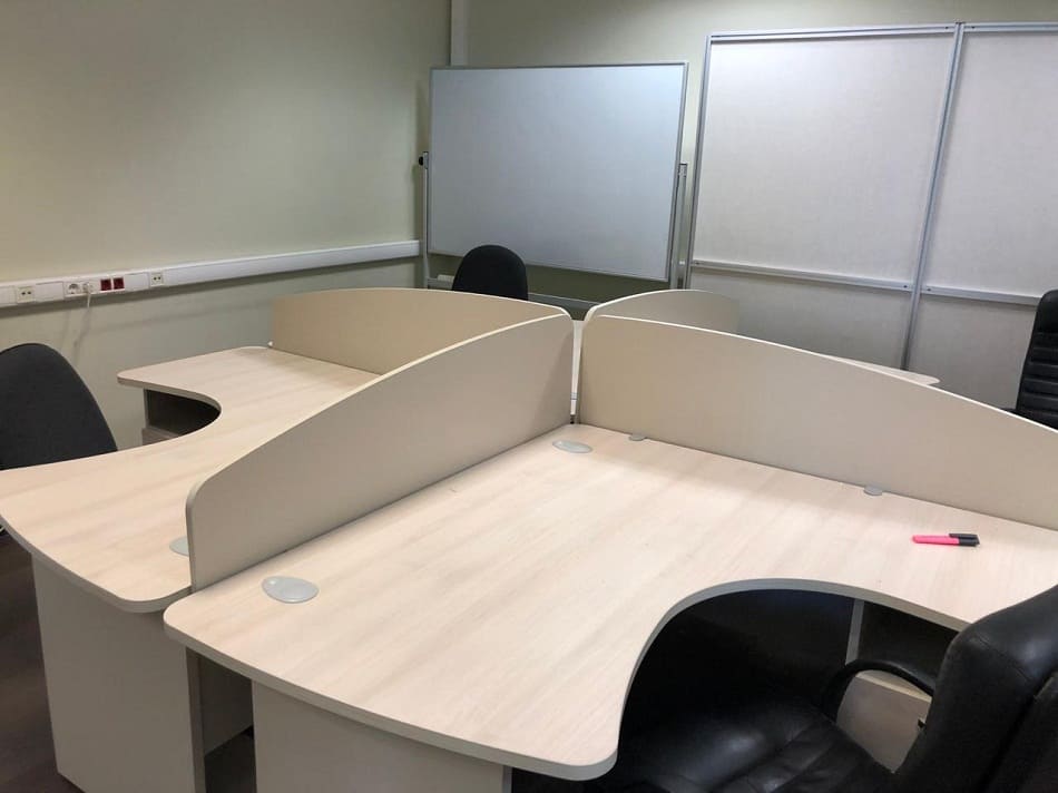 Угловые столы с тумбами 5 Угловые столы с тумбами 5