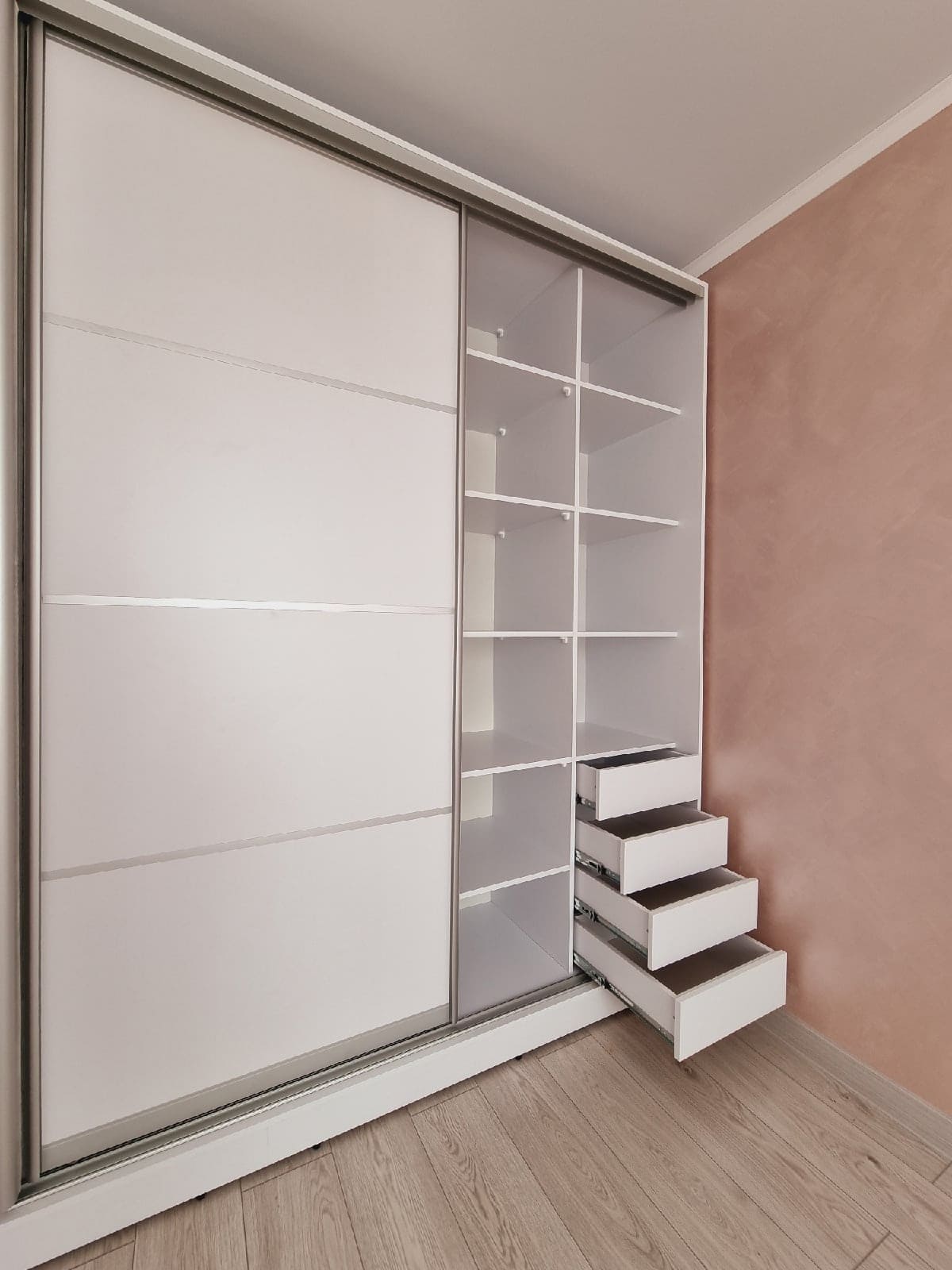 Корпусный шкаф-купе в спальное помещение 4 Корпусный шкаф-купе в спальное помещение 4