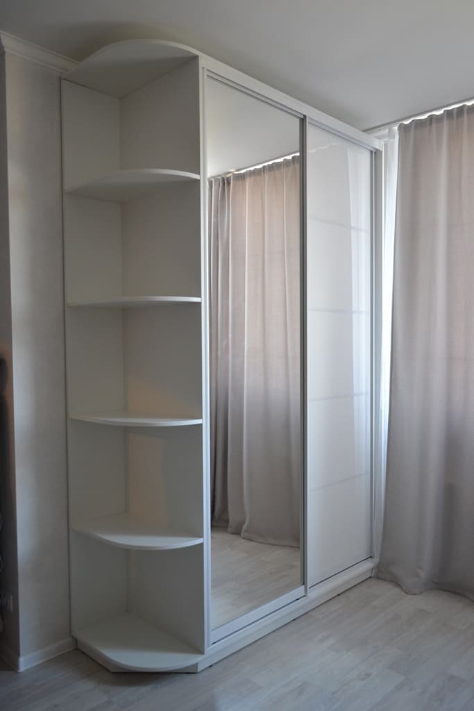 Шкаф-купе белый с зеркалом 4 Шкаф-купе белый с зеркалом 4