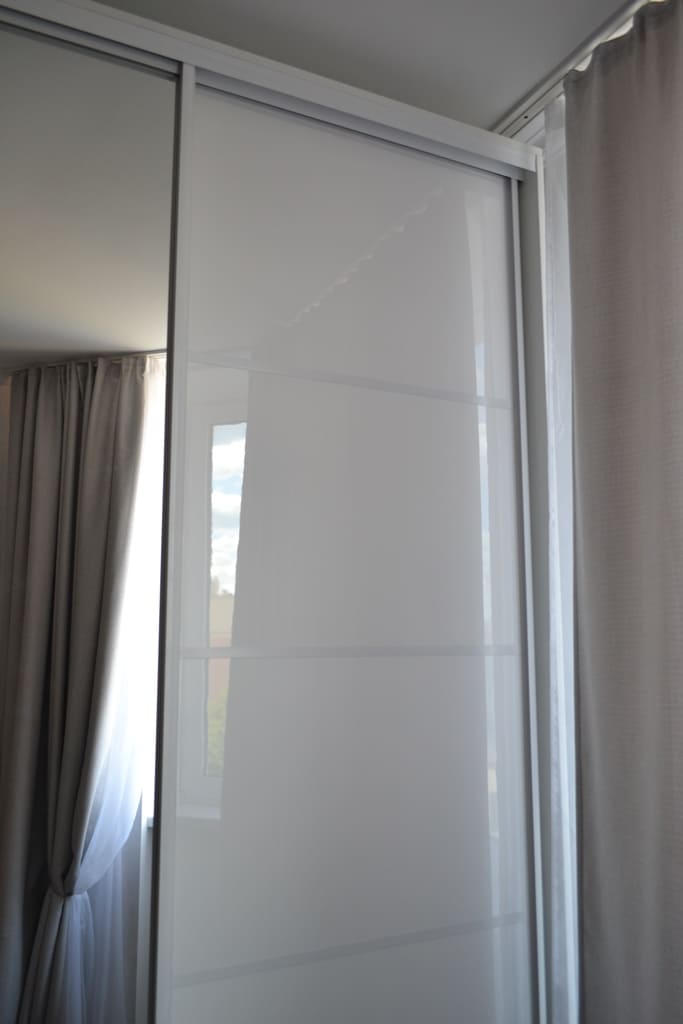 Шкаф-купе белый с зеркалом 5 Шкаф-купе белый с зеркалом 5