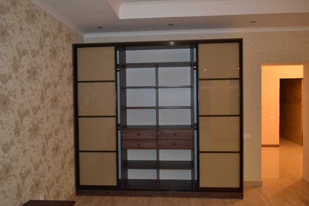 Шкаф купе с крашенным стеклом для спальни 2 Шкаф купе с крашенным стеклом для спальни 2