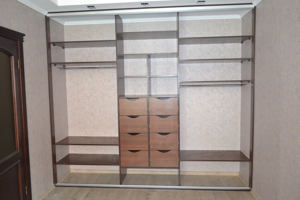 Шкаф-купе с пескоструйным рисунком замок 2 Шкаф-купе с пескоструйным рисунком замок 2