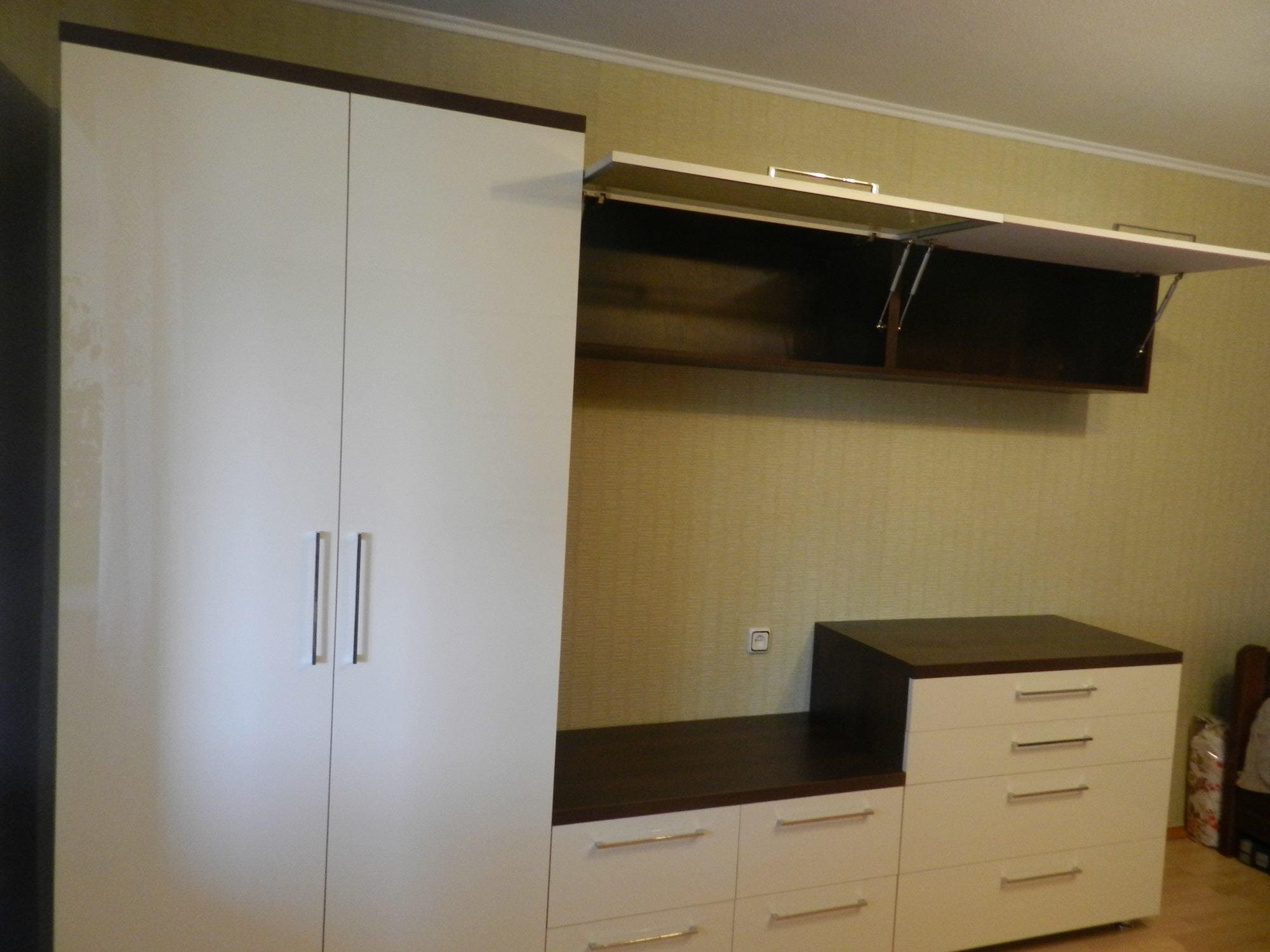 Гостиная в акриловых фасадах 3 Гостиная в акриловых фасадах 3